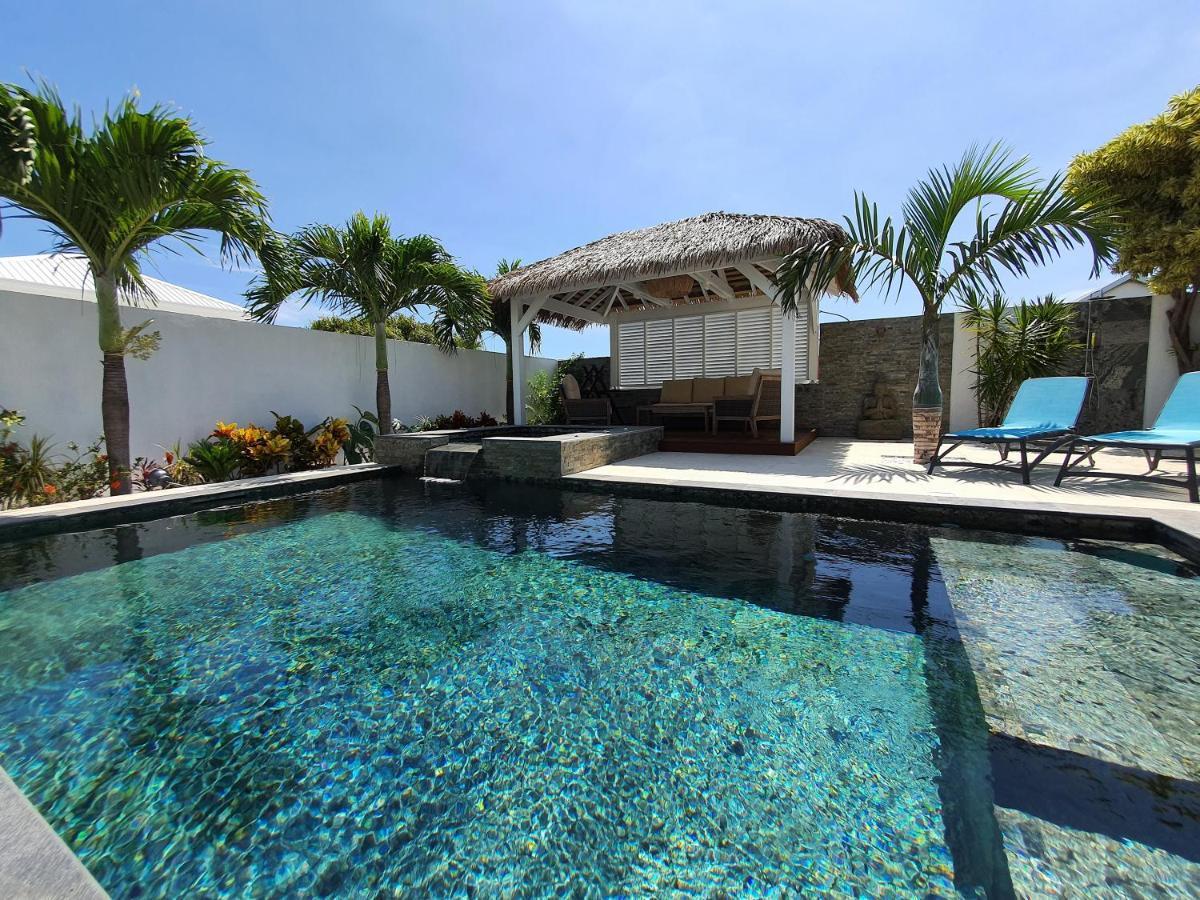 La Villa Rosaya - Piscine & Jacuzzi แซ็ง-ปีแยร์ ภายนอก รูปภาพ