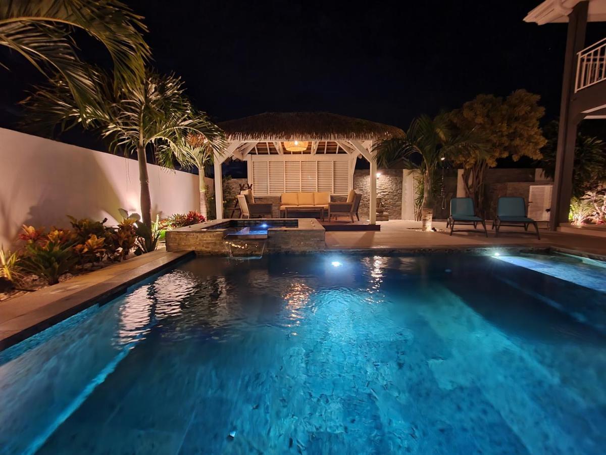 La Villa Rosaya - Piscine & Jacuzzi แซ็ง-ปีแยร์ ภายนอก รูปภาพ